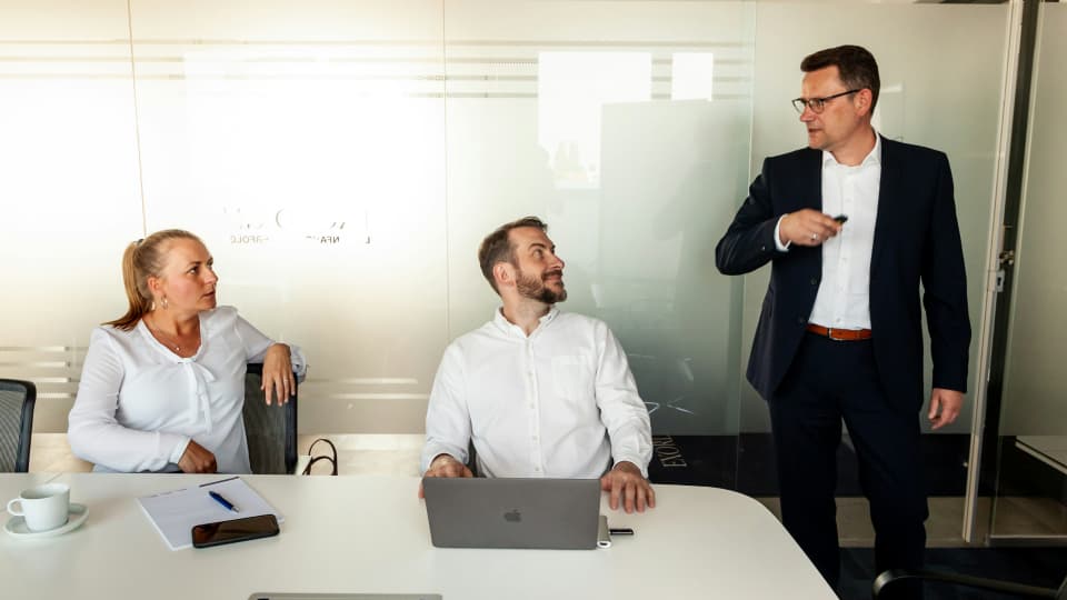 All Hands: o que é, por que empresas usam e como isso transforma a cultura de negócios